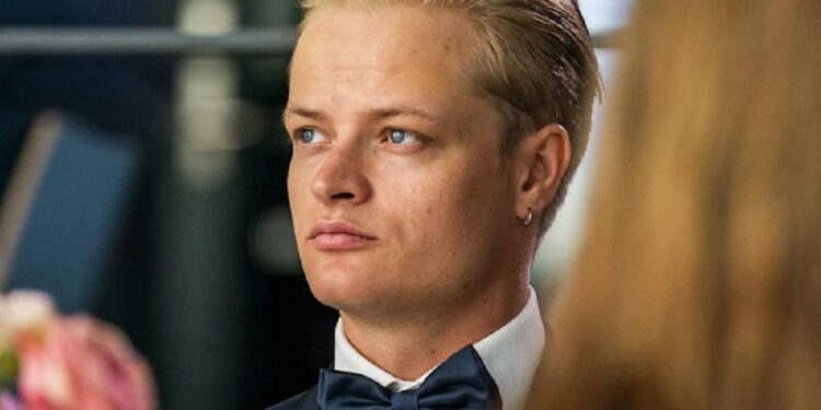 பெண்களை பாலியல் வன்கொடுமை செய்த வருங்கால மன்னர்!