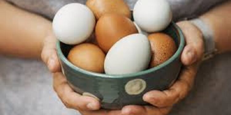 ஆச்சரியத்தை ஏற்ப்படுத்திய கோழி முட்டை!