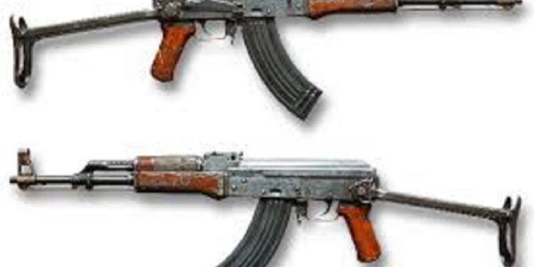 யாழ் கொட்டடியில் துப்பாக்கிகள் மீட்பு!