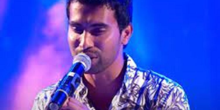 பிரபல பாடகர் தமித் அசங்க வெல்லவாய கைது!