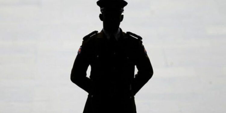 விபரீத முடிவெடுத்த பொலிஸ் உப பரிசோதகர்!