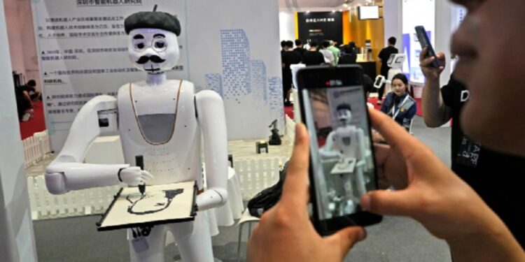 சீனாவில் உலக ரோபோ மாநாடு ஆரம்பம்!