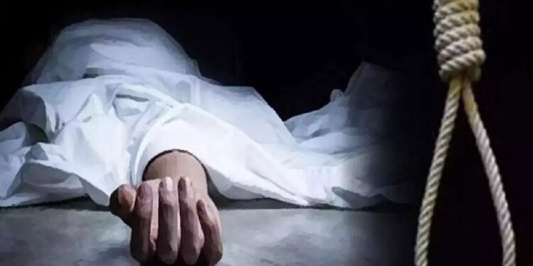 ஆலய வளாகத்தினுள் தவறான முடிவெடுத்த நபர்