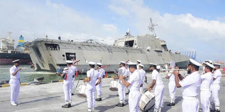 கொழும்பு துறைமுகத்தை வந்தடைந்த அமெரிக்க கடற்படைக் கப்பல்