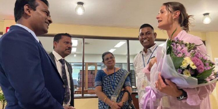 எல்ல வெல்லவாய பேருந்து விபத்தில் துணிந்து செயலாற்றிய பிரித்தானிய பெண் கௌரவிப்பு!