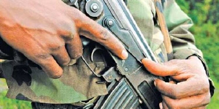 துப்பாக்கிகளை விற்ற இராணுவ அதிகாரிக்கு தடுப்புக்காவல்!