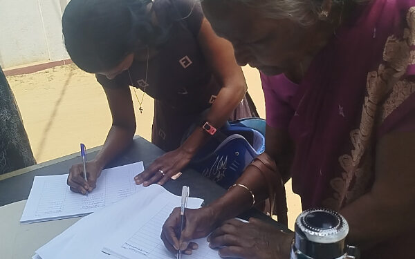 பளையில் தொடரும் சர்வதேச நீதி கோரி கையெழுத்து போராட்டம் முன்னெடுப்பு!