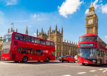 பிரித்தானியாவை விட்டு தப்பி ஓடிய தமிழ் தம்பதி!