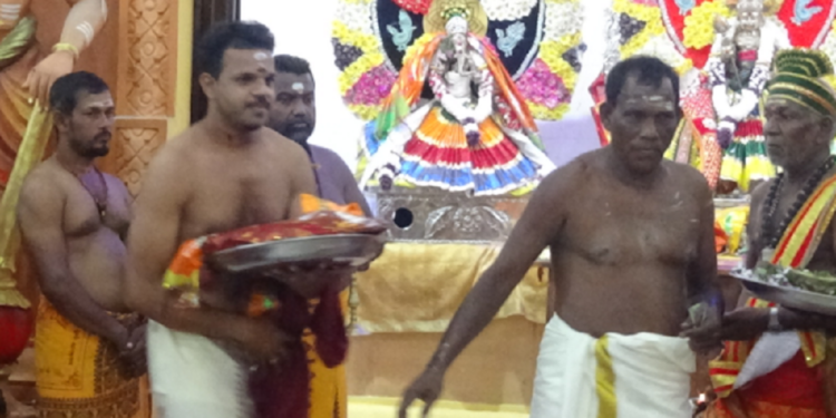 மட்டக்களப்பில்  இரண்டரை இலட்சம் ரூபாவுக்கு ஏலம் போன மாம்பழம்