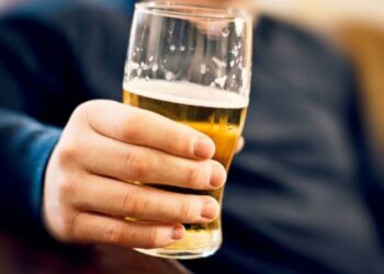 பீர்  குடிப்பவர்களை அதிகமாக குடிக்கும் கொசுக்கள்