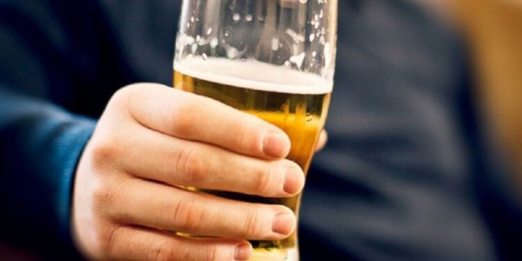 பீர் குடிப்பவர்களை அதிகமாக குடிக்கும் கொசுக்கள்