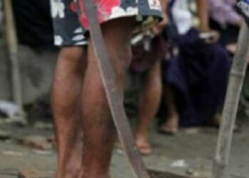 யாழில் ஒரே குடும்பத்தை சேர்ந்த மூவர் மீது வாள்வெட்டு!