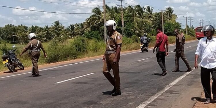 பாதசாரி மீது மோதி தள்ளிய மோட்டார் சைக்கிள்