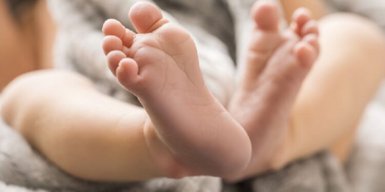 தாயுடன் சென்ற பச்சிளம் குழந்தைக்கு நிகழ்ந்த சோகம்!