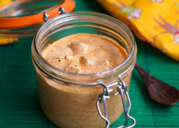 மதிய உணவிற்கு ஏற்ற  நெல்லிக்காய் தயிர் ஊறுகாய்.