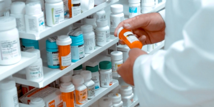 சட்டவிரோத மருந்தகம் நடாத்தியவர் கைது!