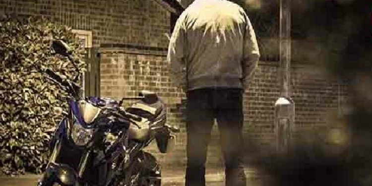 ஆசைக்காக பாடசாலை மாணவன் செய்த செயல்