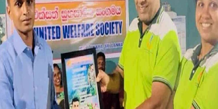 எல்லா  வெல்லவாய பேருந்து விபத்து மீட்ப்பு பணியில் ஈடுபட்ட இராணுவ வீரர் கௌரவிப்பு!