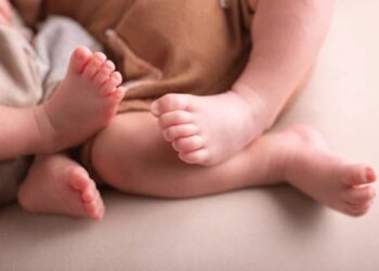 யாழில் பிறந்து சிறிது நேரத்தில் பலியான இரட்டைக் குழந்தைகள்