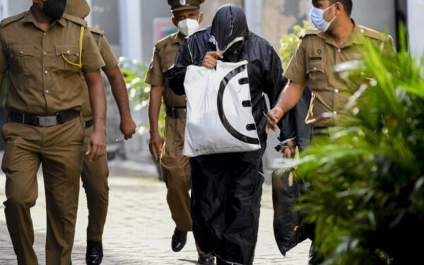 பாடசாலை மாணவர்களுக்கு மதுபானம் விற்பனை செய்த நபர் கைது!