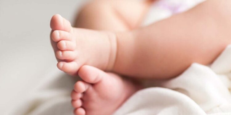 பிறந்து சில நாட்களான பெண் குழந்தை உயிருடன் மீட்பு!