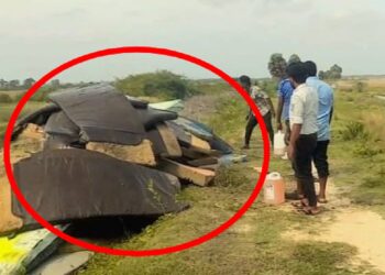 யாழ் போதனா வைத்தியசாலை கழிவுகள் தொடர்பில் பொறுப்பற்ற செயலுடன் ஊழியர்கள்!