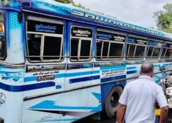 யாழ் நோக்கி சென்ற பேருந்து விபத்து மூவர் காயம்!