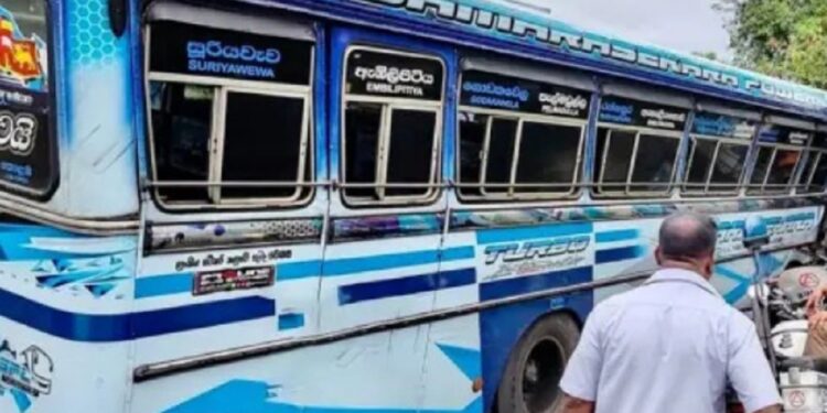 யாழ் நோக்கி சென்ற பேருந்து விபத்து மூவர் காயம்!