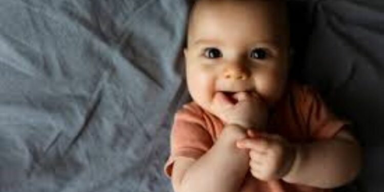 குழந்தை பெற்றுக் கொள்பவர்களுக்கு பரிசுத்தொகை அறிவித்த அரசு!