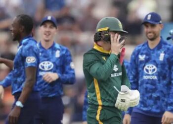 சர்வதேச ஒரு நாள் கிரிக்கெட் போட்டியில்  இங்கிலாந்து அணிவெற்றி