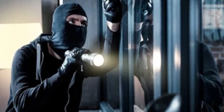 பொலிஸ்மா அதிபர் அலுவலகத்தில் திருட்டு!