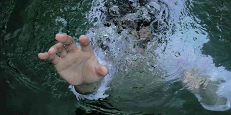 நீரில் மூழ்கி பலியான சிறுவன்