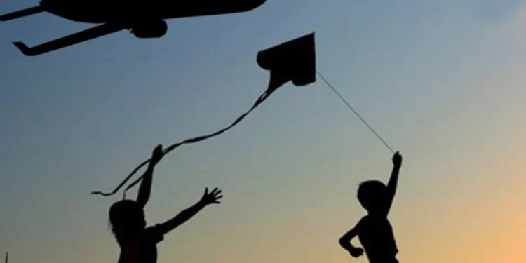 யாழில் பட்டம் விட்டு விளையாடிய சிறுவன் திடீர் மரணம்!