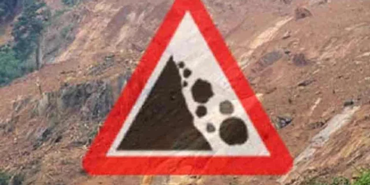 நாட்டின் ஜந்து மாவட்டங்களுக்கு மண்சரிவு அபாய எச்சரிகை!