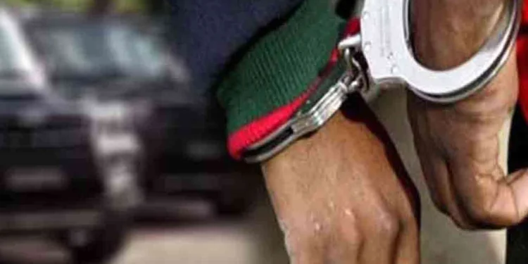 சட்டவிரோத வாகன இறக்குமதி இருவர் கைது!