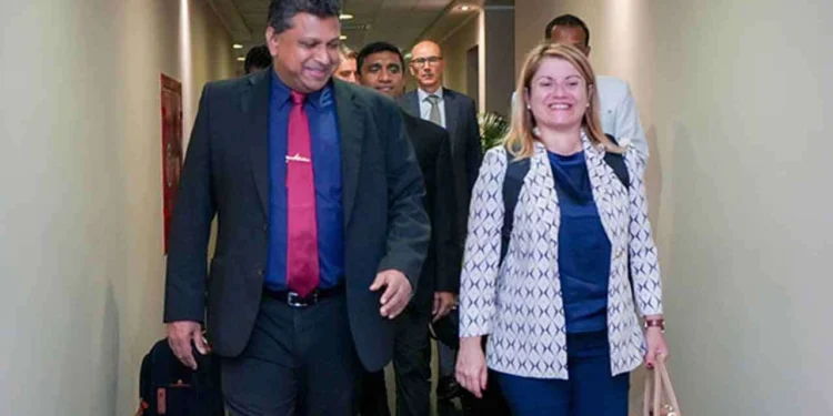 நாட்டை வந்தடைந்தார் பிரதி அமைச்சர் மரியா திரிபோடி!