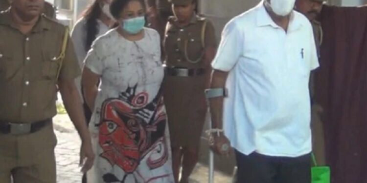 கெஹெலிய உள்ளிட்ட குடும்பஸ்தாருக்கு நீதிமன்றம் பிறப்பித்துள்ள உத்தரவு!