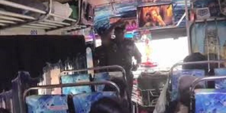 மருதானையில் பொலிசார் திடீர் சோதனை!