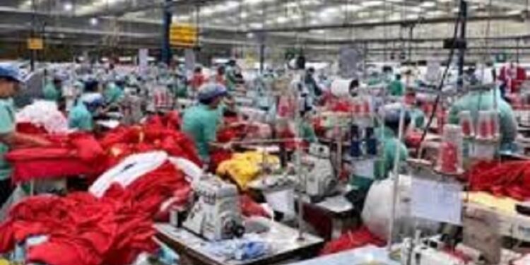 ஆடைத் தொழிற்சாலை ஒன்றில் போதைப் பொருள் விற்ப்பனை!