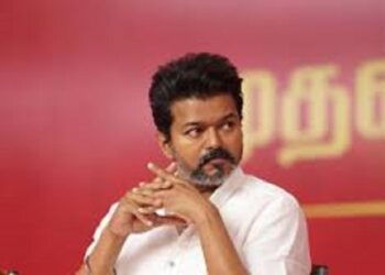 தனது வீட்டிலிருந்து வெளியேறிய விஜய்!