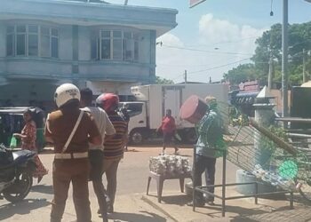 யாழில் தியாக தீபம் திலீபனின் நினைவூர்திக்கு முன் பட்டாசு கொளுத்திய இளைஞன் கைது!