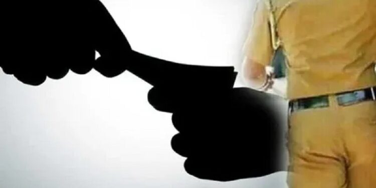 இலஞ்சம் பெற்ற பொலிஸ் அதிகாரி கைது!