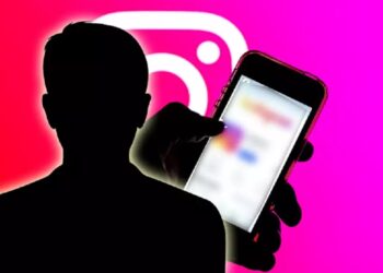 பாடசாலை மாணவனுக்கு மோசமான  புகைப்படங்களை அனுப்பிய ஆசிரியர்