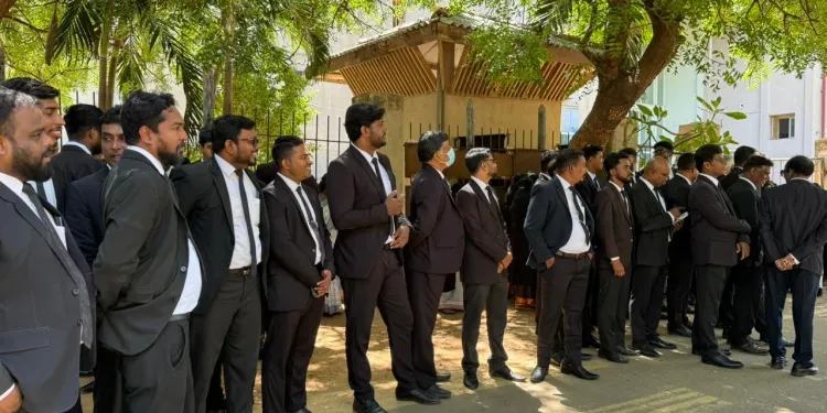 வட மாகாண சட்டத்தரணிகள் இன்று ஒருநாள் பணிப்புறக்கணிப்பில்!