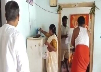 யாழில் சட்டவிரோத ஜோதிட நிலையம் மூவர் கைது!