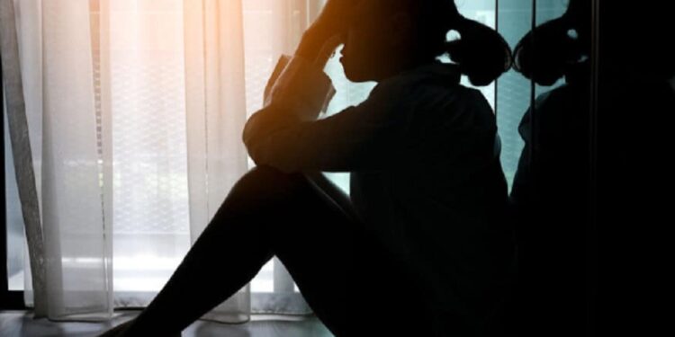 காதலனால் போதைக்கு அடிமையாகிய மாணவி!