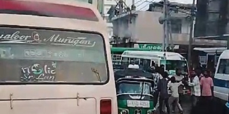 யாழில் வன்முறைக் கும்பல் அட்டகாசம்!