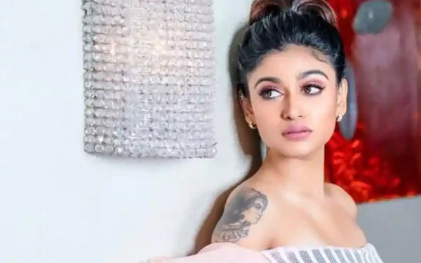 ஓவியாவை கிழித்து தொங்கவிடும் விஜய் ரசிகர்கள்!