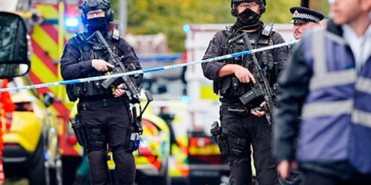 பிரிட்டனில் யூத ஆலயம் அருகே பயங்கரவாத தாக்குதல்!