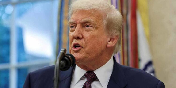 விசா கட்டணத்தை அதிகரிக்கும் ட்ரம்ப்பின் தீர்மானத்திற்கு எதிராக வழக்கு